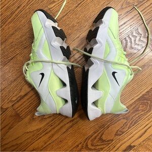 Nike RYZ 365 Women’s Sneakers. Neon Green/White.  Size 12. Excellent Condition.
